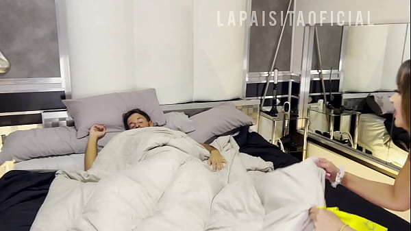 Despierto a Nick Moreno de polla gigante y me folla sin control! Sexo Extremo